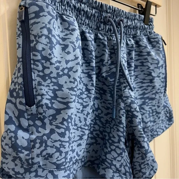 Athleta Girl All Play 3" Short in Blue, Size XL (14) - Picture 4 of 9